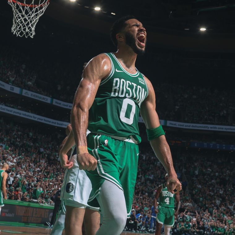 Los Celtics vuelven a ser la franquicia más ganadora de la NBA Foto: X @celtics