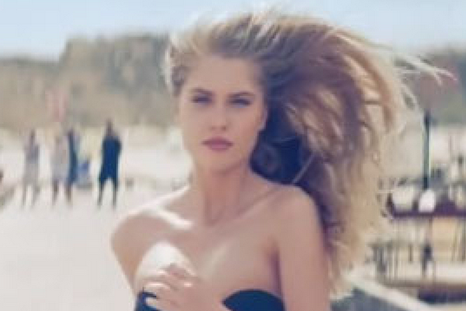 El comercial de la exuberante modelo que habría sido prohibido