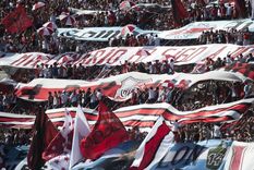 el insolito banderazo de la barra de river en el monumental: que pidieron