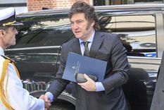El presidente Javier Milei quiere darle otro dinamismo a su gestión y para eso nada mejor que mostrarse junto a uno de los principales inversores a nivel global. Foto: Télam