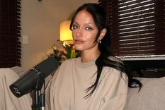 Oriana continúa al frente de su podcast A dónde vamos cuando soñamos