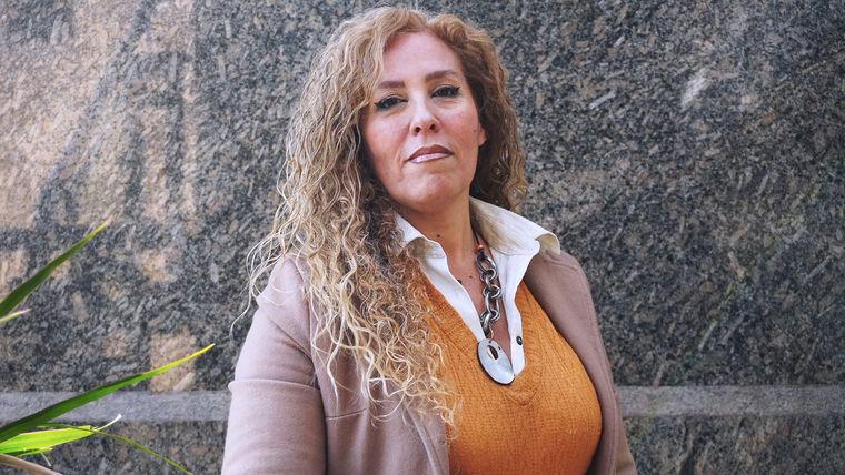 La docente Cristina Raso aspra a ser secretaria general del SUTE.&nbsp;