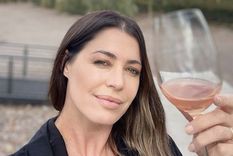 Pamela David probando su vino. Foto: Instagram @pamedavid