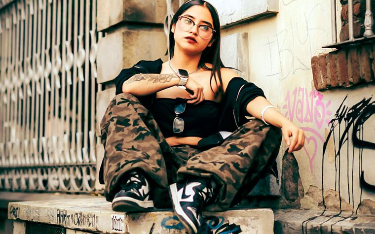 &nbsp;Ya no alcanza con que la ropa sea linda”, sino que tiene que representarte. Foto: Pexels