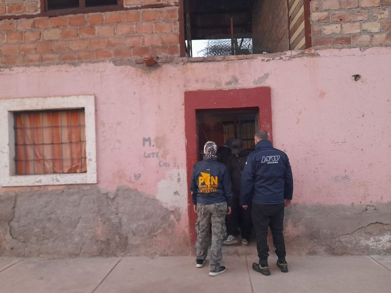 El trabajo de la Policía en uno de los domicilios Foto: Gobierno de Mendoza