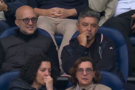 Marcelo Gallardo, presente en un inesperado partido del fútbol de Europa. Marcelo Gallardo, presente en un inesperado partido del fútbol de Europa.