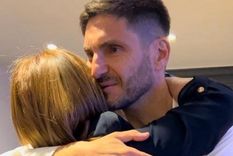 El abrazo entre Patricia Bullrich y Maximiliano Pullaro al momento de celebrar el triunfo en Santa Fe Foto: Prensa Bullrich