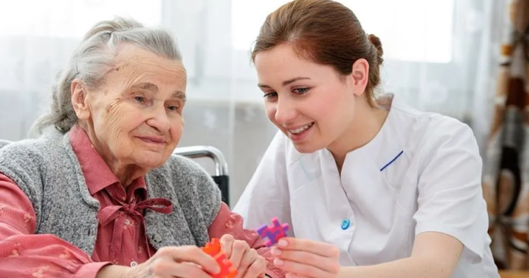 El rol de los acompa&ntilde;antes terap&eacute;uticos en PAMI.