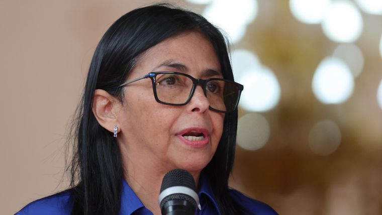 Delcy Rodríguez propone comité para defender derechos económicos de Venezuela en el mundo.