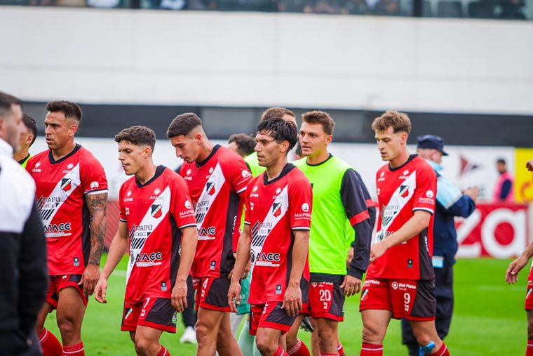 Deportivo Maipú quedó eliminado ante Estudiantes en Caseros. 
