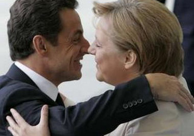 La canciller alemana, Angela Merkel, junto al presidente francés, Nicolás Sarkozy. Foto: web