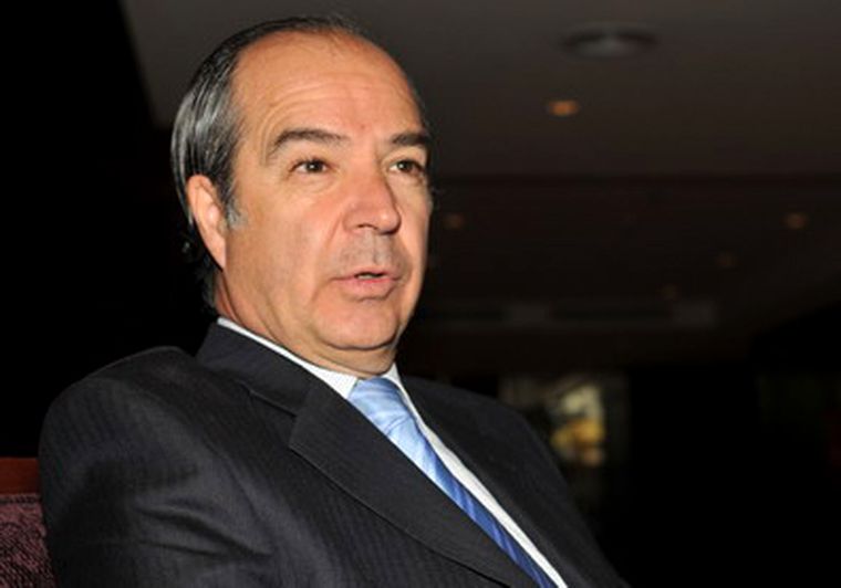 El cónsul Eduardo Bonilla resumió la programación de actividades. Foto: Nacho Gaffuri / MDZ