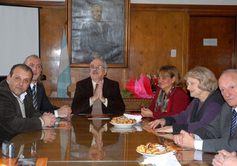 Jorge Giunta, Susana Caballaro, funcionarios y empresarios. Foto: Prensa Casa de Gobierno
