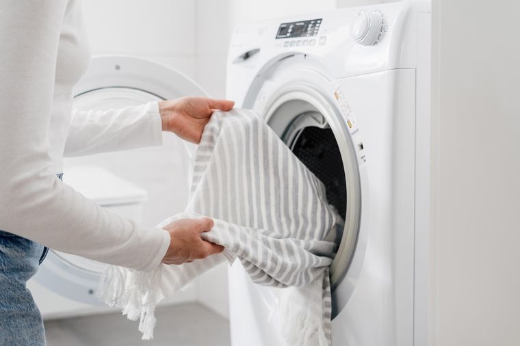 Vuelve a dejar la ropa como antes con estos trucos caseros. Foto: Fuente: Shutterstock