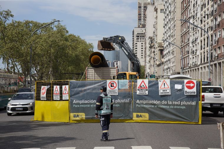 La obra se está realizando en Av. Del Libertador, entre Rodríguez Peña y Libertad.