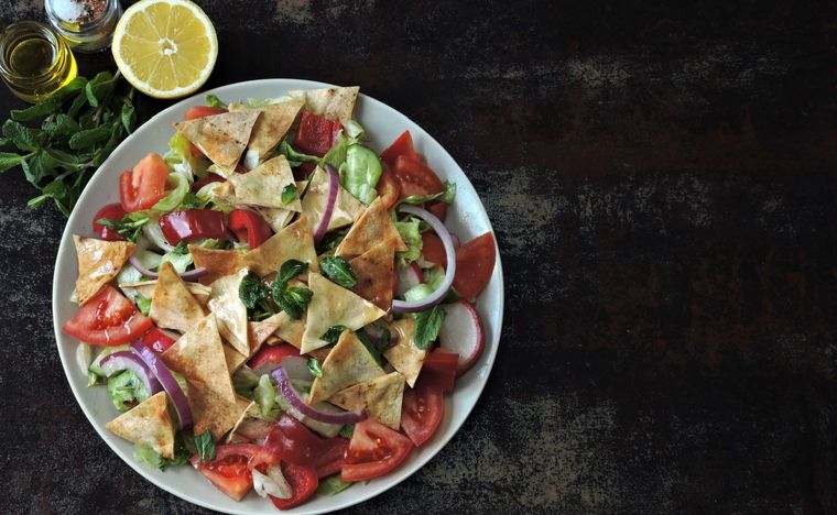 Ensalada Fattoush Una receta simple y sabrosa en pocos minutos Foto: Shutterstock