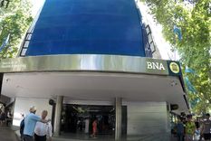 Con esta nueva posibilidad, los usuarios podrán optimizar sus compras en dólares sin depender de pagos en efectivo o de transacciones con tarjeta de crédito Foto: ALF PONCE MERCADO / MDZ