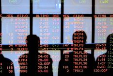 los bonos operan en rojo y el riesgo pais se dispara por encima de los 630 puntos