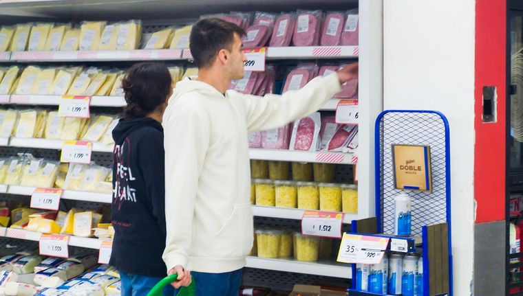 La inflación baja, aunque más lento de lo que espera el Gobierno Foto: Santiago Tagua/MDZ