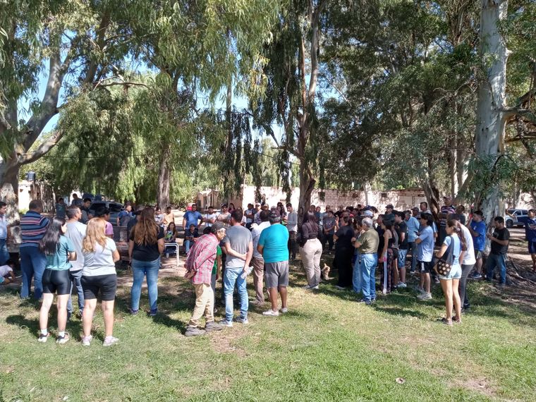 La familia del turf se reunió el sábado en el Hipódromo de Mendoza. La familia del turf se reunió el sábado en el Hipódromo de Mendoza.