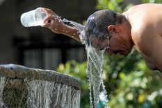 El calor no afloja en la región de Cuyo. Foto: Afp.