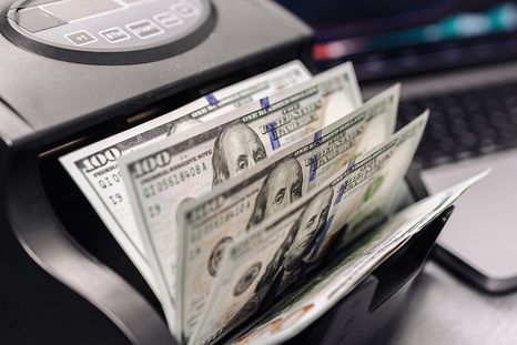 dolar imparable: en lo que va del mes ya subio $50 pesos y se deprecio 3,5%, mas que la inflacion dolar imparable: en lo que va del mes ya subio $50 pesos y se deprecio 3,5%, mas que la inflacion