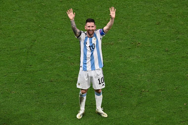 Messi festeja la consagración. Foto: EFE