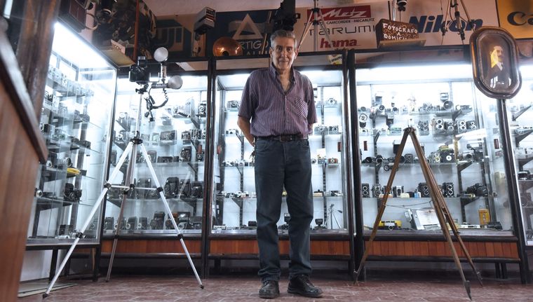 El dueño y su colección. El dueño y su colección.