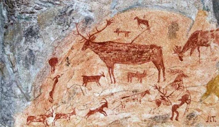 “En la mayoría de las sociedades de cazadores-recolectores, los hombres se encargaban de la caza, pero a menudo eran las mujeres las que llevaban las piezas al asentamiento, por lo que estaban igual de implicadas en las cacerías que los hombres”