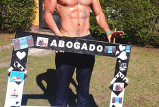 Las fotos hot de Marcos celebrando su título de abogado. Foto: Instagram: marcosginocchio