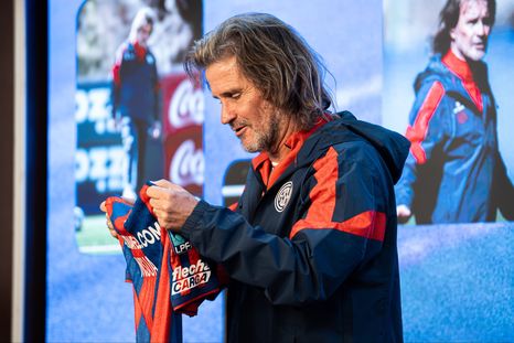 Ruben Darío Insua volvió a su casa: es su tercer ciclo como DT de San Lorenzo. Ruben Darío Insua volvió a su casa: es su tercer ciclo como DT de San Lorenzo.