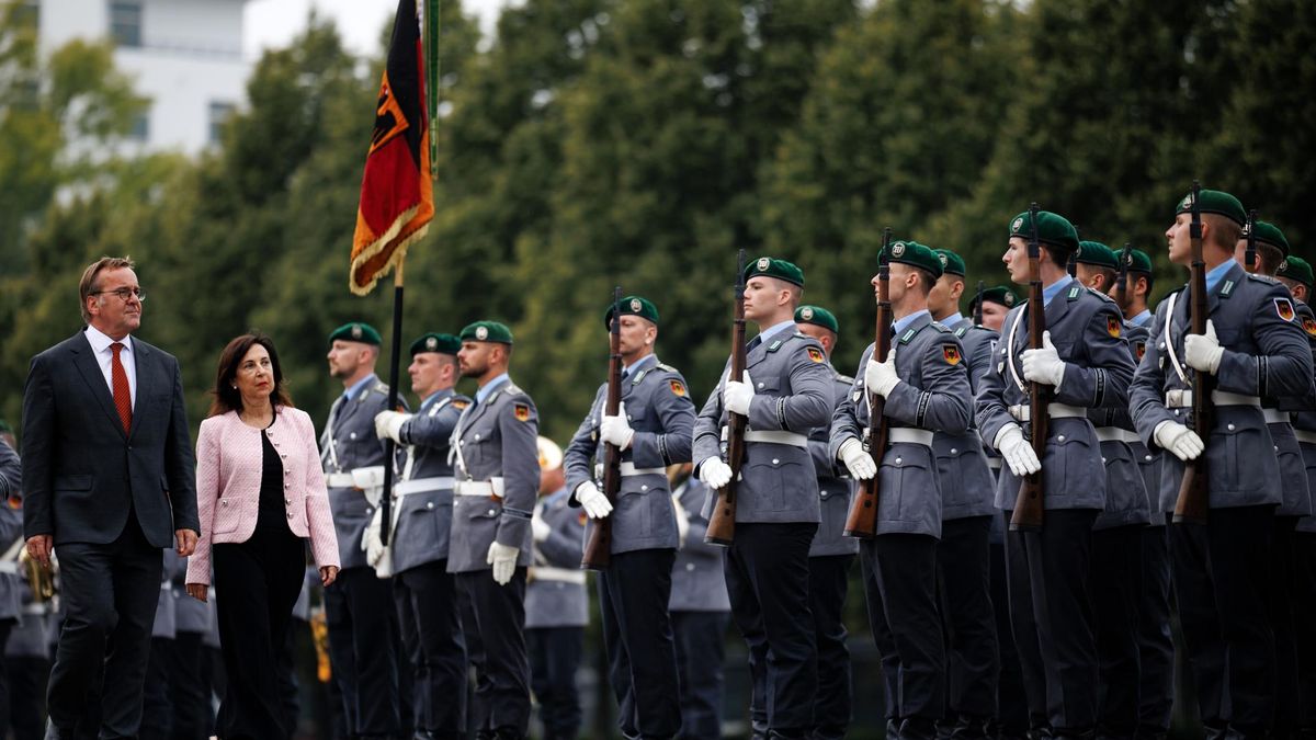 Alemania intenta rearmarse ante la amenaza rusa: el Gobierno busca volver al servicio militar
