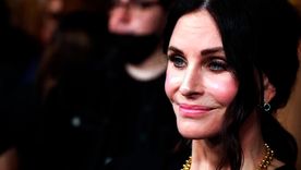 Courteney Cox (59) es actriz, modelo, productora de televisión, directora de cine estadounidense y a cargo de su emprendimiento homecourt.co. Créditos de la imagen:  Leon Bennett / Stringer. Foto: homesandgardens.com/