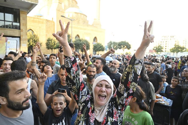 Miles de personas abandonan el Líbano en medio de la ofensiva israelí. Foto: EFE