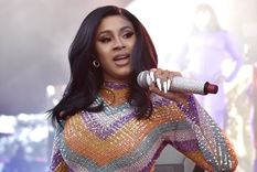 La rapera Cardi B se paseó por las calles de París con su estilo único.