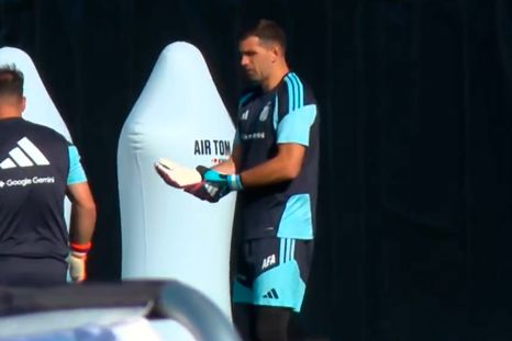El Dibu Martínez se entrena con la Selección argentina. El Dibu Martínez se entrena con la Selección argentina.