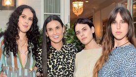 Las hijas de Demi Moore sorprenden a todos haciendo las compras en bikini