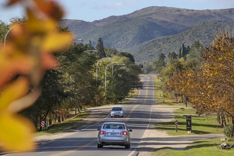 Se trata de Villa General Belgrano, un encantador pueblo famoso por su rica herencia cultural alemana y sus impresionantes paisajes naturales.