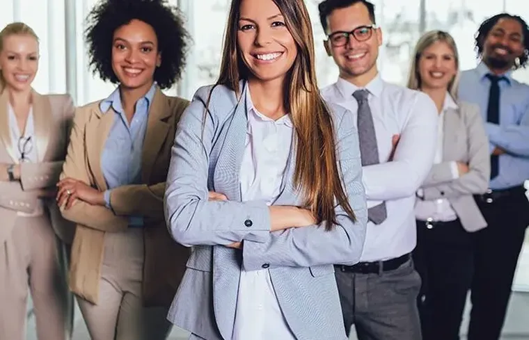 El liderazgo corporativo se midió principalmente por la capacidad de tomar decisiones, ejecutar estrategias y alcanzar resultados. El liderazgo corporativo se midió principalmente por la capacidad de tomar decisiones, ejecutar estrategias y alcanzar resultados.