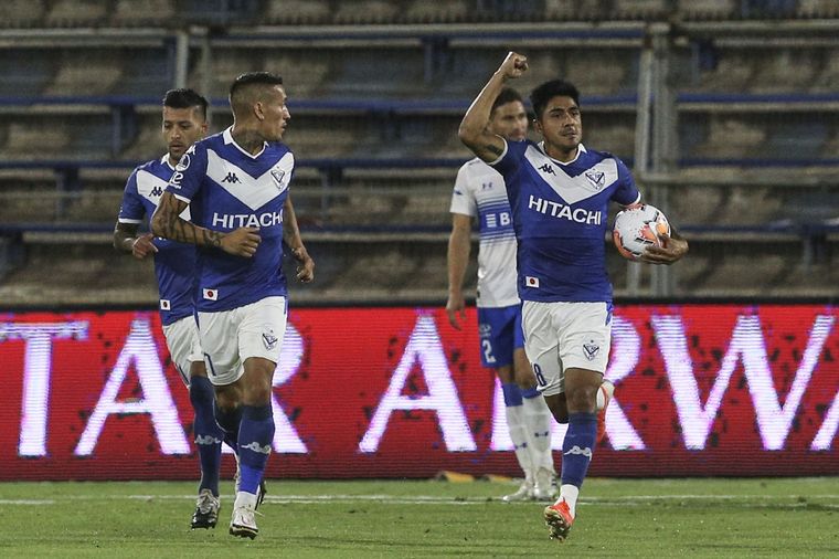 Tarragona celebra el primer gol de Vélez. Foto: Conmebol Sudamericana