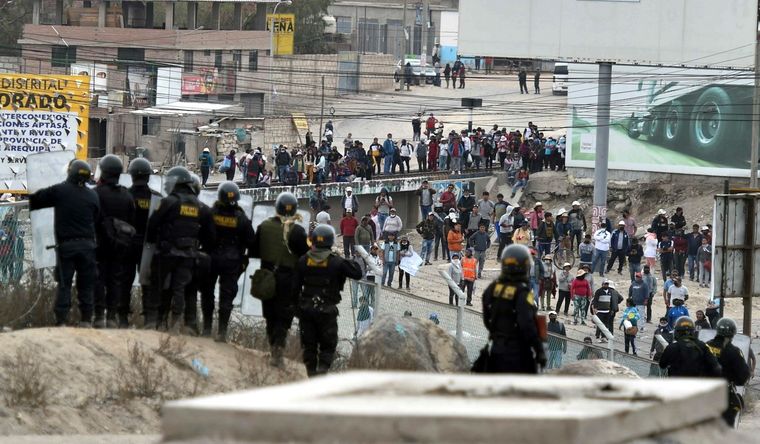 Las protestas continúan en Perú. Foto: Efe.