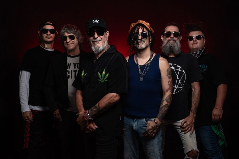 Kapanga y Los Cafres se unen en un nuevo adelanto del álbum.