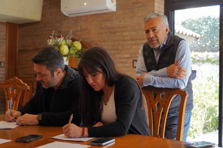 Luis Petri y Pamela Verasay habían votado a favor de la Ley de Zona Fría que incorporaba a toda la propvincia de Mendoza al régimen y ahora votaron por la modificación de la norma.
