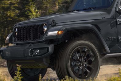 MDZol | La Jeep Gladiator adopta una nueva apariencia Foto: Stellantis