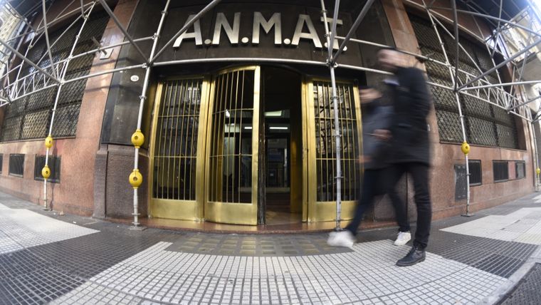 El Departamento de Vigilancia Sanitaria y Nutricional de los Alimentos verificó que el procuto no contaba con antecedentes de registro ni de ingreso al país.