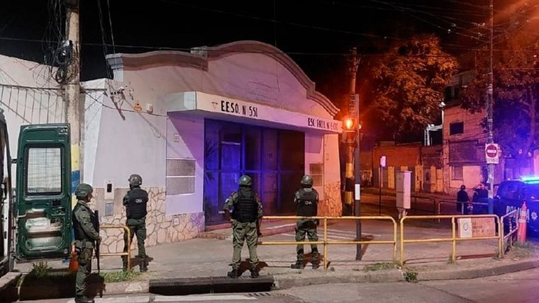 La escuela, ahora custodiada por Gendarmería Foto: resumido.info