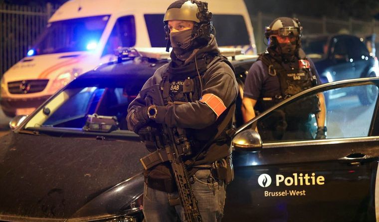 La policía belga en el lugar del hecho, en Bruselas. Foto: Efe.