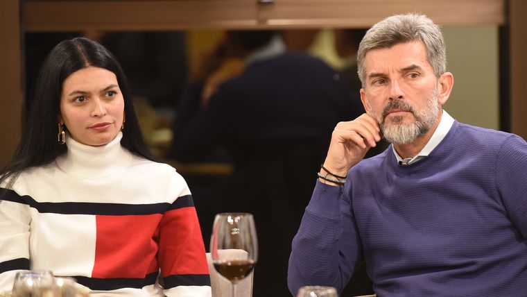 Flor Destéfanis y Ulpiano Suarez, juntos en la mesa. Flor Destéfanis y Ulpiano Suarez, juntos en la mesa.