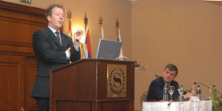 Gerald Mc Dermott estará el miércoles en nuestra provincia. Foto: MDZ