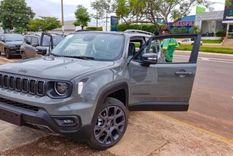 el jeep renegade 2022 tambien renovo por completo su interior